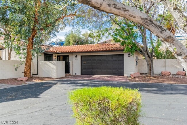 Building Photo - 2457 Swan Ln