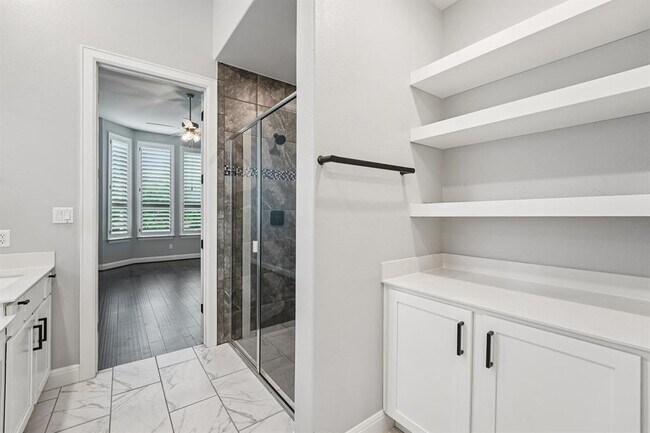 Building Photo - 197 Left Frk Dr