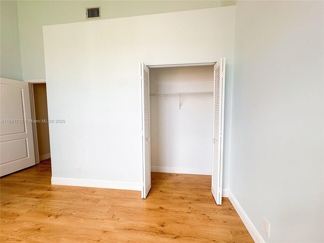 Building Photo - 9080 Villa Portofino Cir