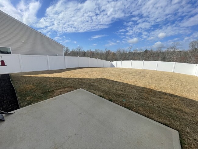 Building Photo - 156 Babbling Brk Dr