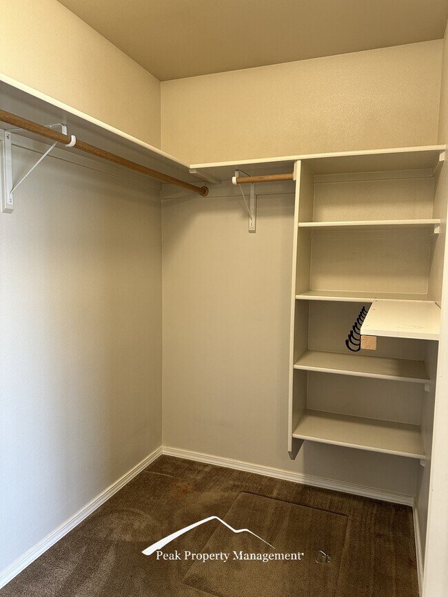 Building Photo - 605 W Mulberry Loop