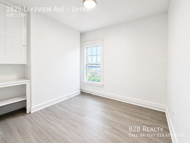 Building Photo - 1825 Lakeview Rd