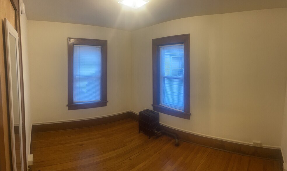 Building Photo - 623 S Allen St