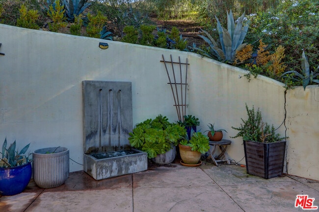 Building Photo - 456 S McKnight Rd