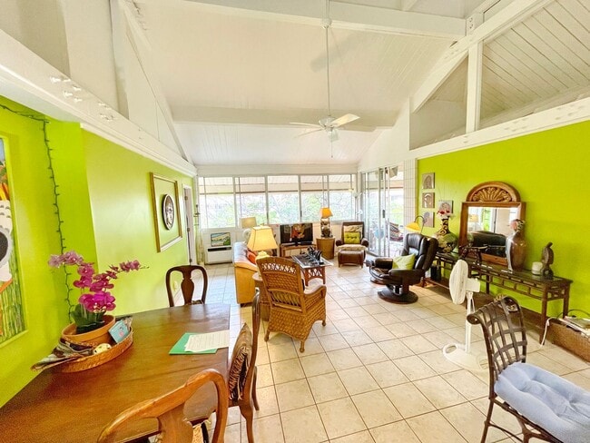 Building Photo - 2 Bedroom 2 Bathroom Condo - Hawai‘i Charm...