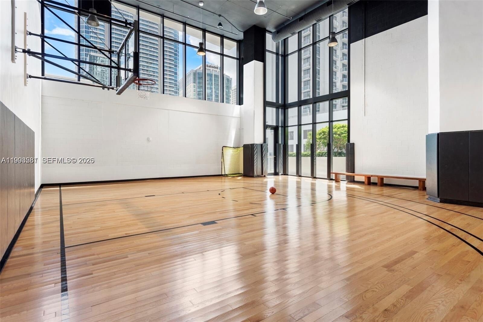 Building Photo - 1010 Brickell Ave