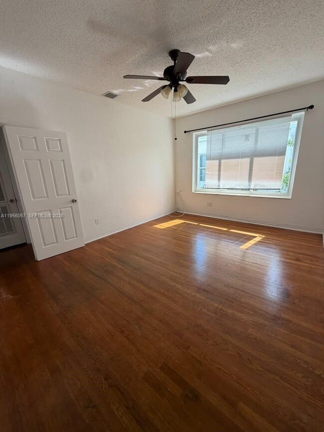 Building Photo - 825 Jefferson Ave