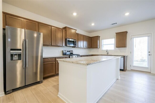 Building Photo - 131 Shelter Ln E