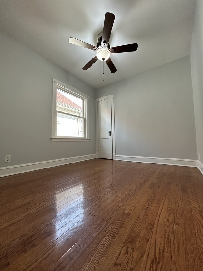 Building Photo - 4942 W Altgeld St