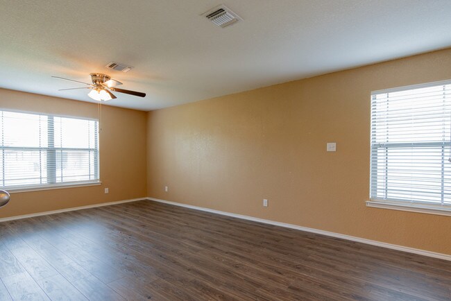 Building Photo - Gorgeous two story house