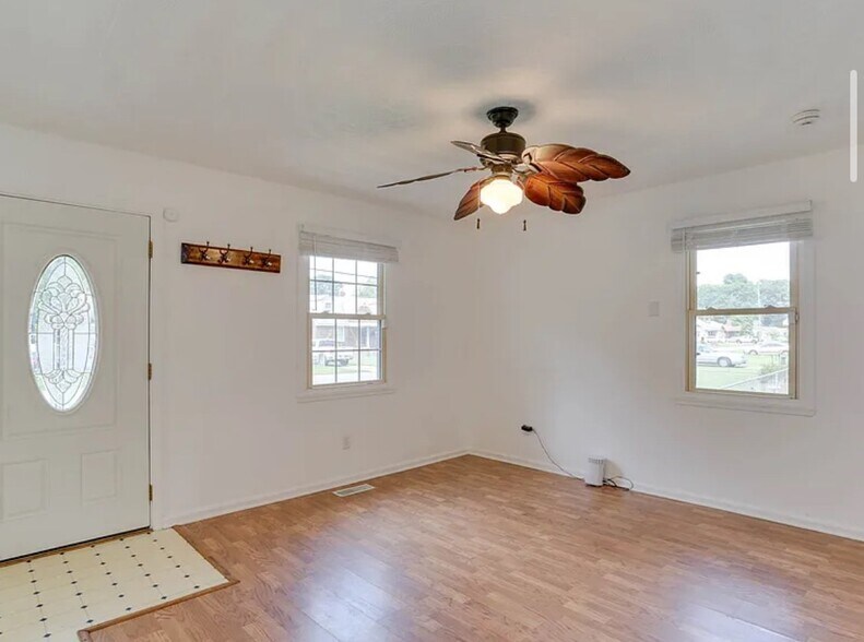 Building Photo - 39 Appomattox Ave