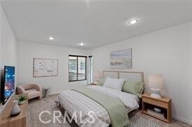 Building Photo - 525 N Sycamore Ave