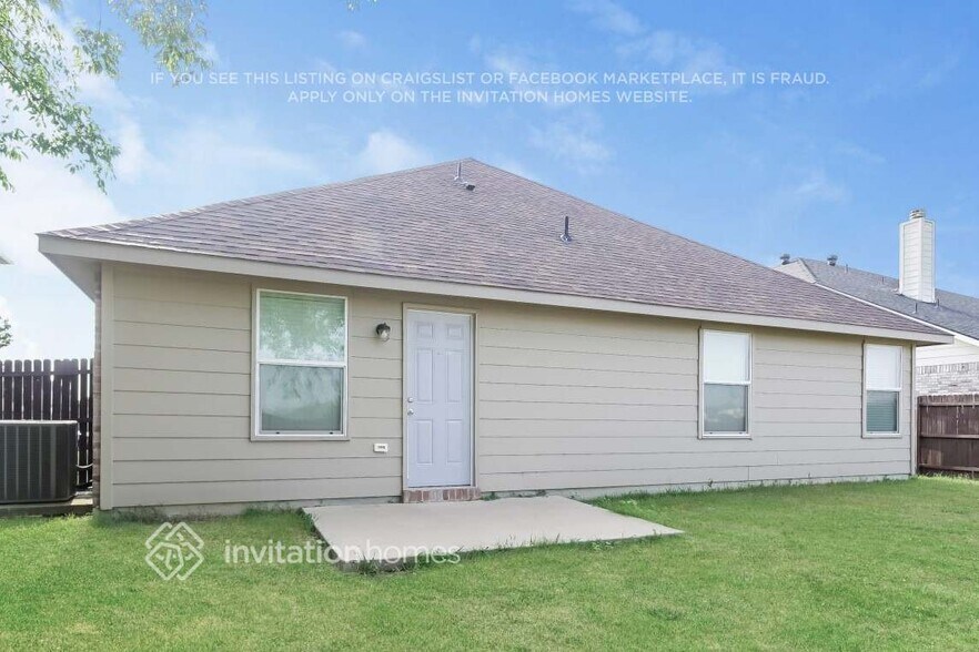 Building Photo - 10329 Pyrite Dr