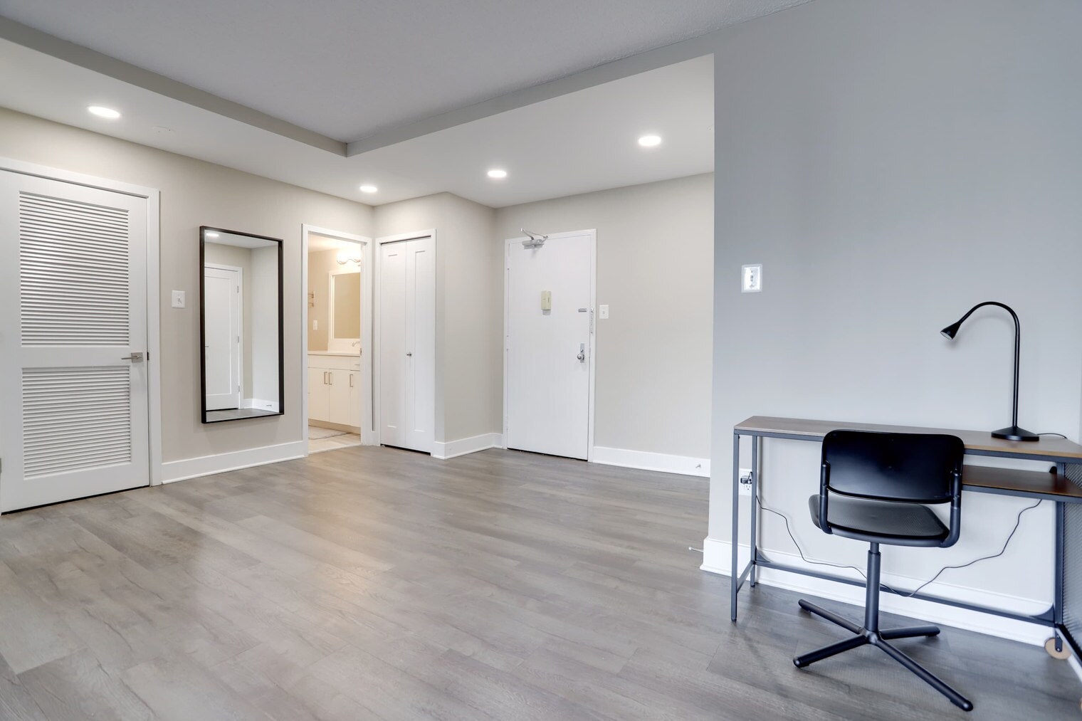 Building Photo - 1201 S Bell St