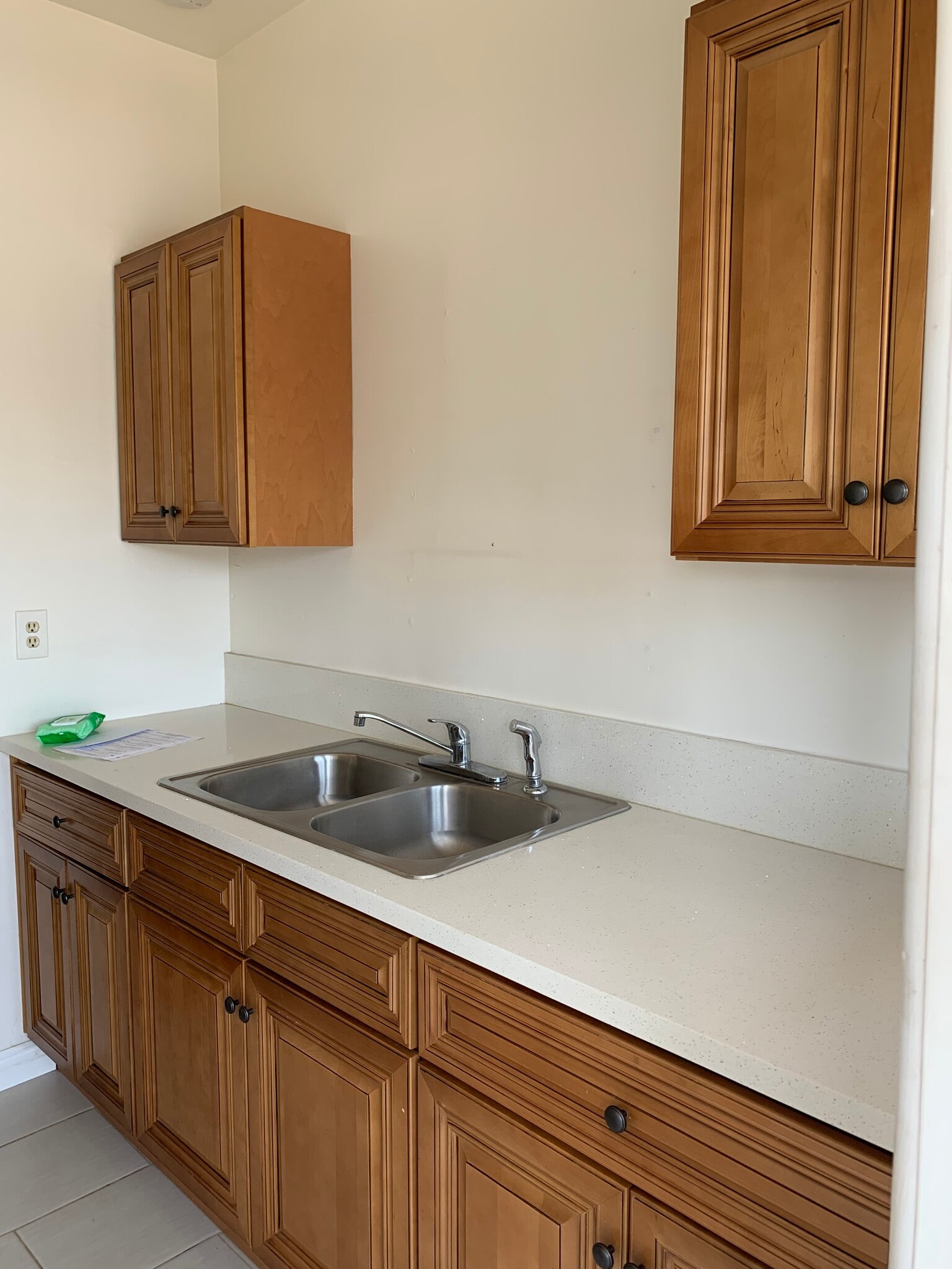 Kitchen - 910 S Marengo Ave