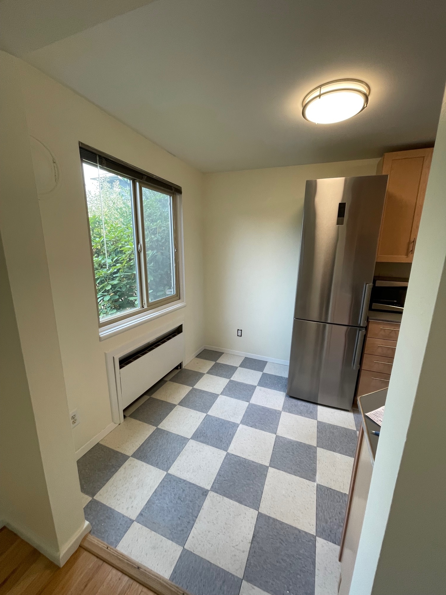 Kitchen breakfast nook - 901 N Forest St