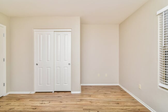 Building Photo - 624 W Calle MAROJO