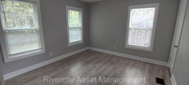 Building Photo - A Must See Cute & Quaint Home!!!! Section ...