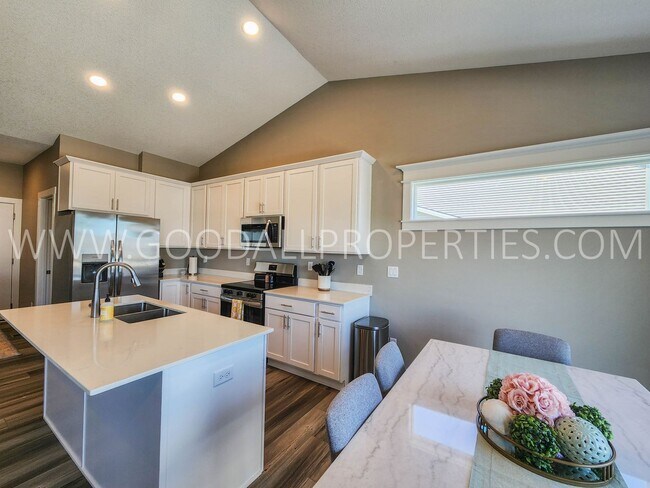 Building Photo - 4 bedroom 3 bathroom Ranch Style home with over 2500 sq feet of living space and a Finished Basement