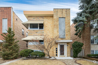 Building Photo - 2 Bedroom Apartment for Rent: Berwyn, IL