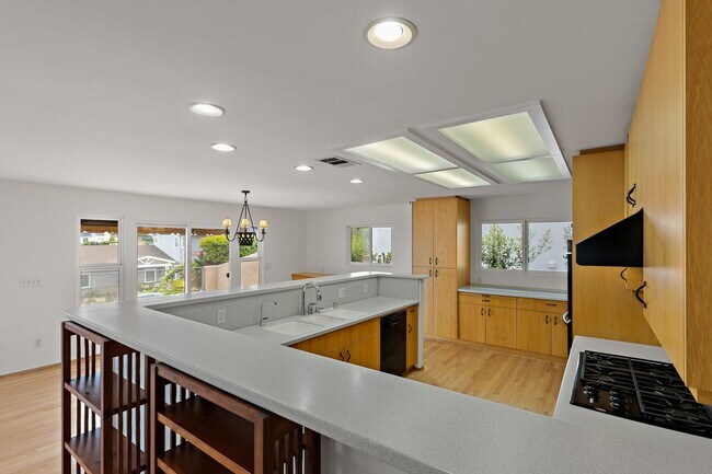 Building Photo - Expansive View of San Diego Bay! Double Ca...