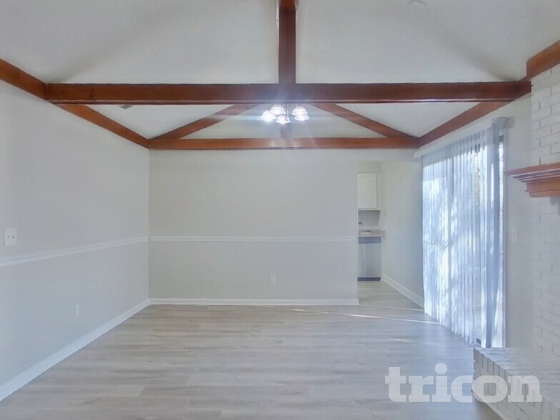 Building Photo - 11565 N Ride Cir E