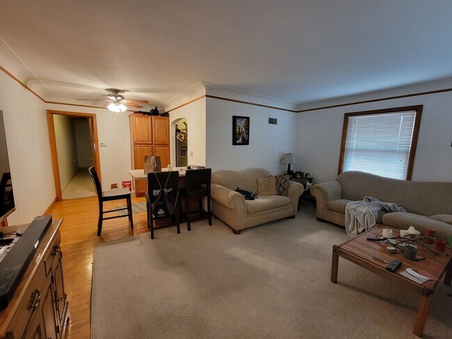 Building Photo - 3bd/2ba Mpls House with Optional 3rd Bd & ...