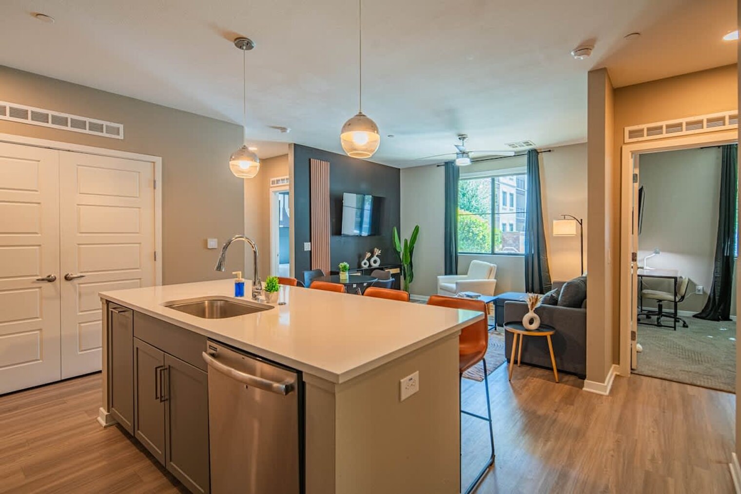 Building Photo - 730 E Marlette Ave