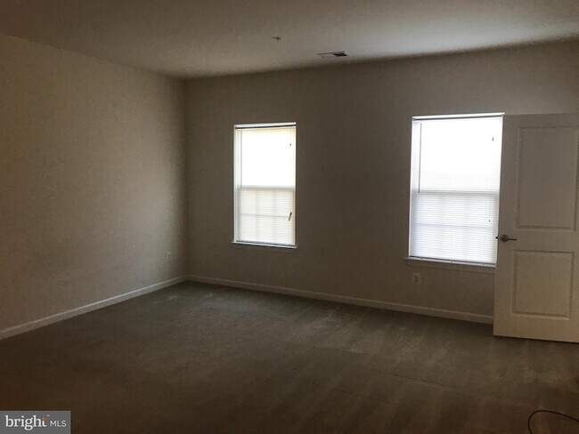 Building Photo - 24598 Johnson Oak Terrace