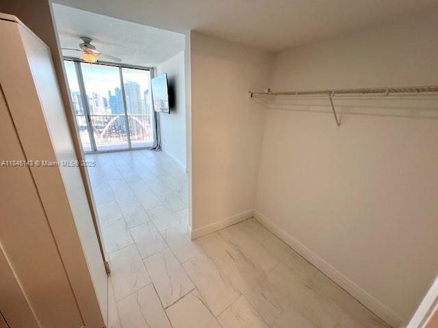 Building Photo - 1750 N Bayshore Dr