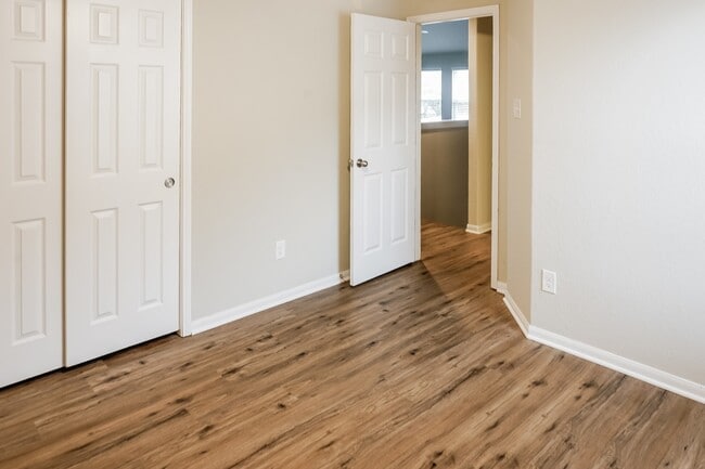 Building Photo - 19011 Woodland Leaf Ln