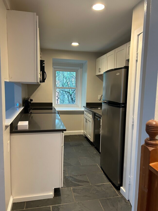 Building Photo - 15 E Springfield St