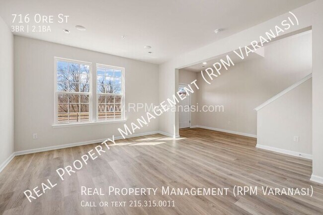 Building Photo - 716 Ore St