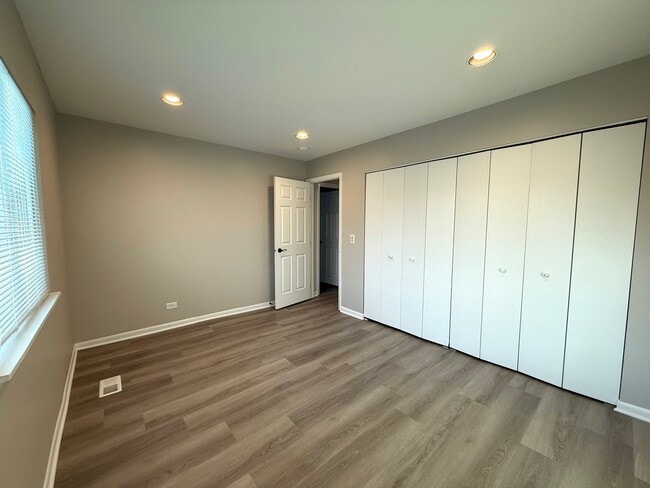 Building Photo - 1963 N Heritage Dr