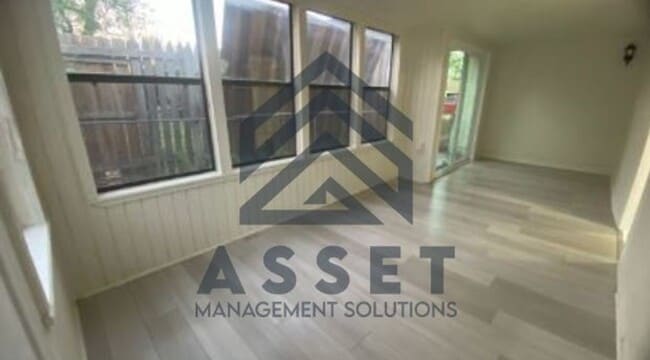 Building Photo - 5 Bedroom Rent to Own Home Available!