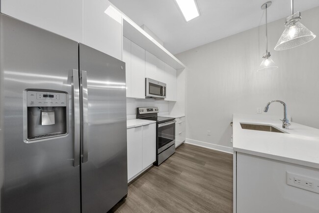 Building Photo - 121 34th St