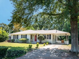 Building Photo - 2461 Fontaine Circle