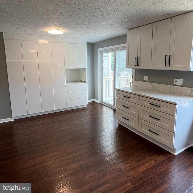 Building Photo - 7807 Edmunds Way