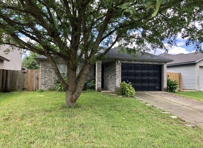 Primary Photo - Large Beautiful 3 bed 2 bath