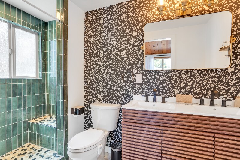 Building Photo - 21593 Crystal Falls Dr