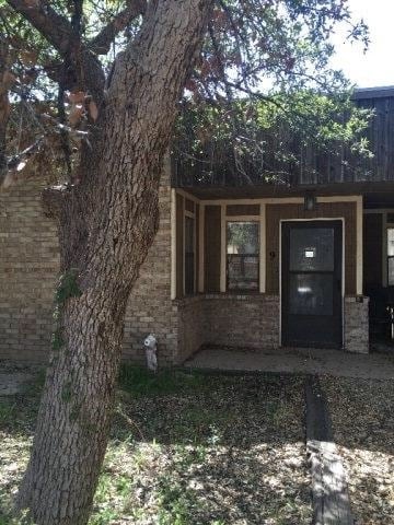 Building Photo - 950 W 31st St