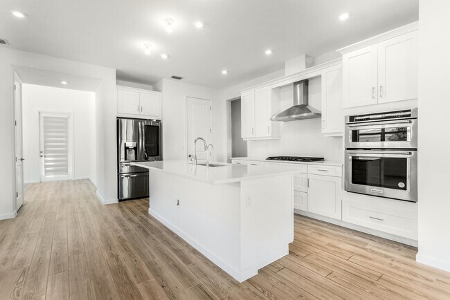 Building Photo - 10638 Hensley St