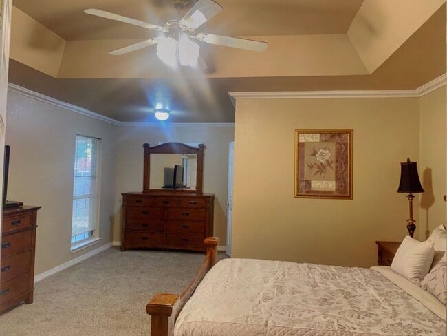 Building Photo - RENTAL Fully Furnished 4 bedroom home