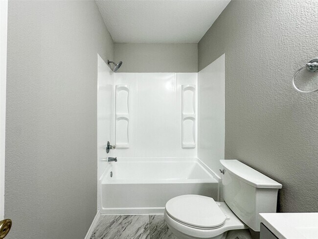 Building Photo - 5739 Westminster Village Dr