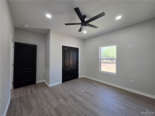 Building Photo - 19 Cragon Rd