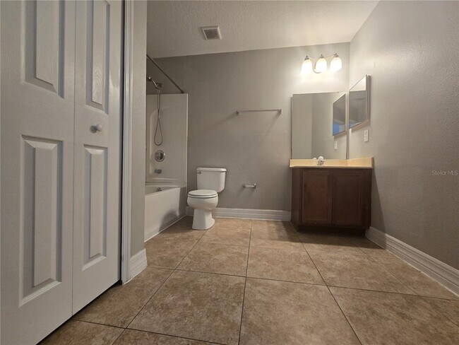 Building Photo - 2274 Geneva Dr