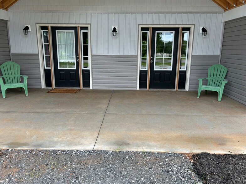 Building Photo - 224 State Rd S-42-941