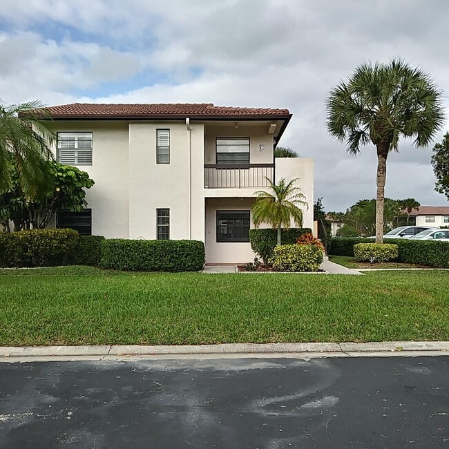 Building Photo - 8045 Eastlake Dr