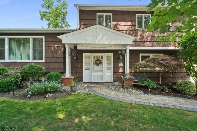Building Photo - 5 Trombley Dr