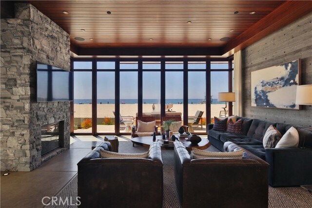 Building Photo - 3124 The Strand